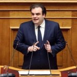 Τροπολογία για δραστικές μειώσεις σε τραπεζικές χρεώσεις και προμήθειες