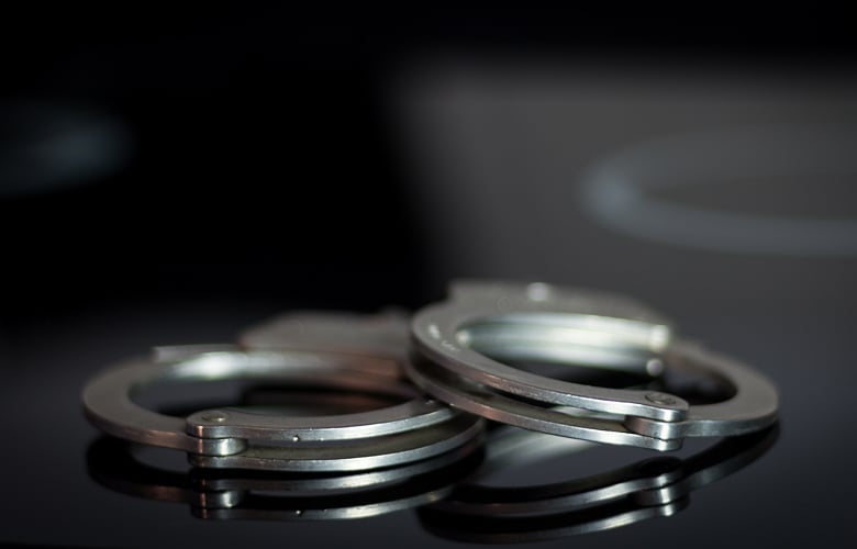 Συνελήφθη μεθυσμένος οδηγός που προκάλεσε τροχαίο και επιτέθηκε σε αστυνομικούς στη Θεσσαλονίκη