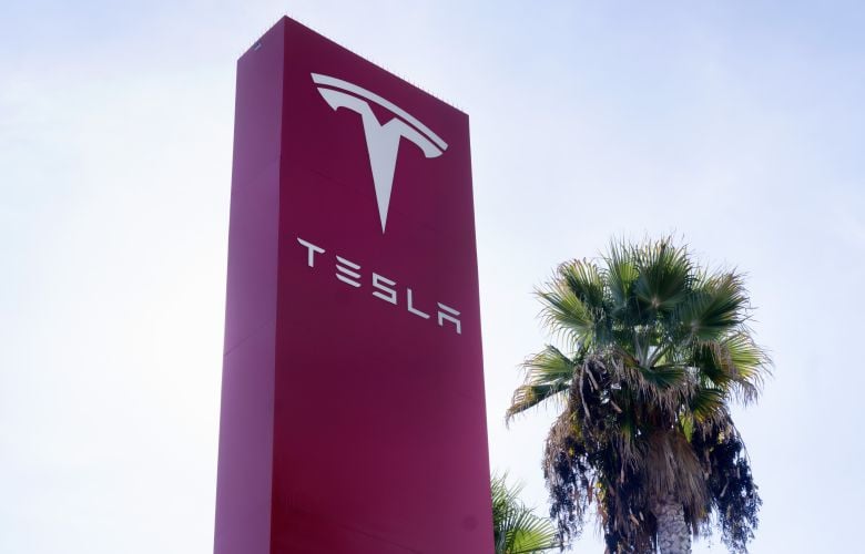 Πτώση 6,62% στη μετοχή της Tesla μετά τη νέα «σύγκρουση» του Ίλον Μασκ με τον Ντόναλντ Τραμπ