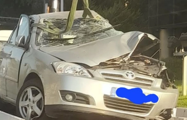 Τραγωδία στην Βούλα: Σκοτώθηκε 22χρονη σε τροχαίο – Έπεσε με το αμάξι της σε τοίχο