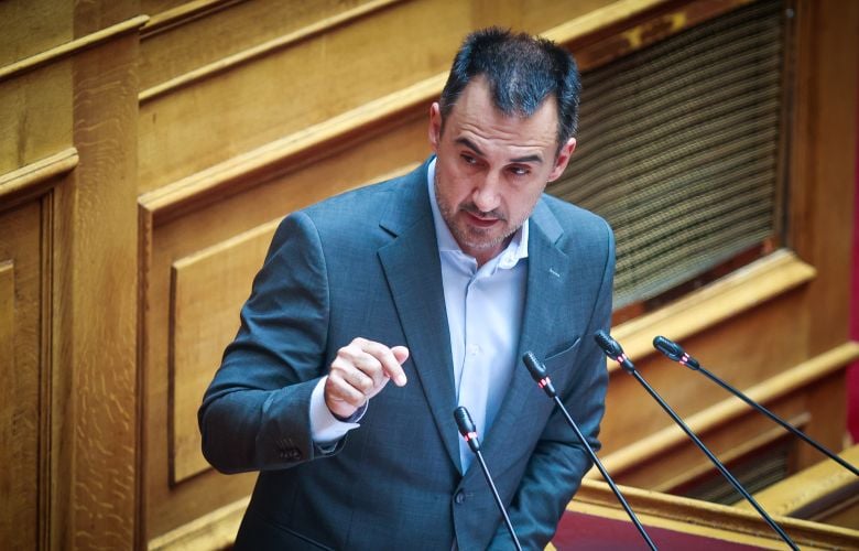 Χαρίτσης: Ο Έλληνας πρωθυπουργός δικαιούται μια αγκαλιά από τη Μελόνι και τον Όρμπαν