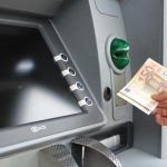 Τέλος στις χρεώσεις αναλήψεων: Δωρεάν ΑΤΜ για όλους από τη Δευτέρα