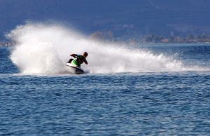 Τραυματισμός 11χρονου από σύγκρουση jet ski με πνευστό σκάφος στην Κέρκυρα