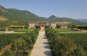 Με τη χάρη του Αιγαίου και του Παγγαίου κάθε φιάλη του Κτήματος Βιβλία Χώρα