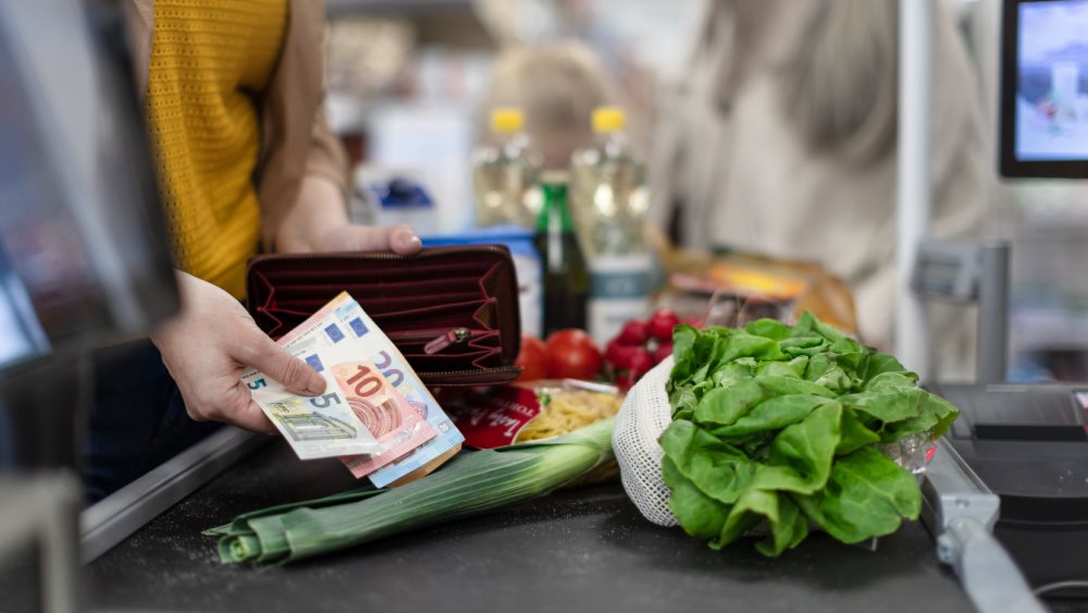 Στο 3,7% ο πληθωρισμός στην Ελλάδα, στο 2% στην Ευρωζώνη