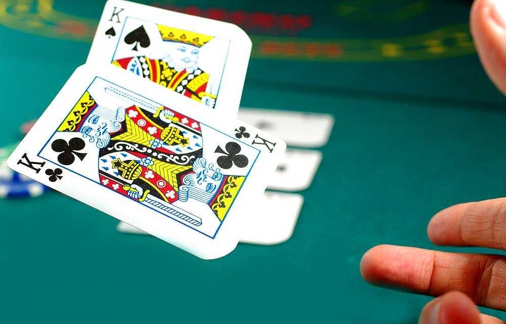 Ξεπλένουν δικαιώματα με τη νέα εγκύκλιο για τις μεταβιβάσεις, μετά τον 15Αύγουστο πάνε όλες οι πληρωμές