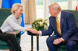 Αγροτικές Ειδήσεις: Οι δασμοί του Trump είναι ασαφείς: 15% στο κρασί που οδύρεται και 0% οινοπνευματώδη που γελούν; Το τρενάκι του λούνα παρκ συνεχίζεται!