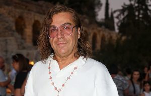 «Χθες τη γνώρισα, φαινόταν κάπως», λέει ο Τρύφωνας Σαμαράς που ήταν στην Porsche της 45χρονης πριν το τροχαίο στην Θέρμη