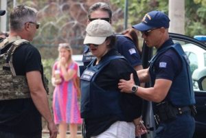 Παλαιό Φάληρο: «Μπήκα στη θάλασσα και άφησα την Τζένα» – Στη φυλακή η 32χρονη για τη δολοφονία της 3χρονης κόρης της