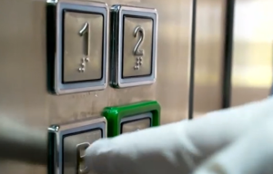 Τον έπιασαν την στιγμή που αφαιρούσε κοσμήματα αξίας 150.000 ευρώ από σπίτι στην Ηλεία