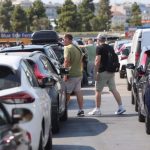 Παραμένει το απαγορευτικό απόπλου – Χάος στα λιμάνια και μεγάλη ταλαιπωρία για χιλιάδες εγκλωβισμένους ταξιδιώτες