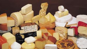 Η Κίνα παρατείνει την έρευνα για τα γαλακτοκομικά προϊόντα της ΕΕ