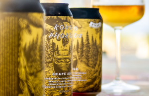 Κώνοι ερυθρελάτης και σταφύλια σιδερίτη διακρίνουν την Konophorus της ΚΥΚΑΩ - Beer & Brunch