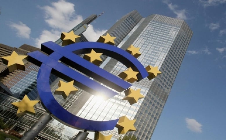 Τίτλοι τέλους από την ΕΚΤ στις μειώσεις επιτοκίων – Οι δασμοί δεν έχουν ακόμη αφήσει το πλήρες αποτύπωμά τους στην ευρωπαϊκή οικονομία