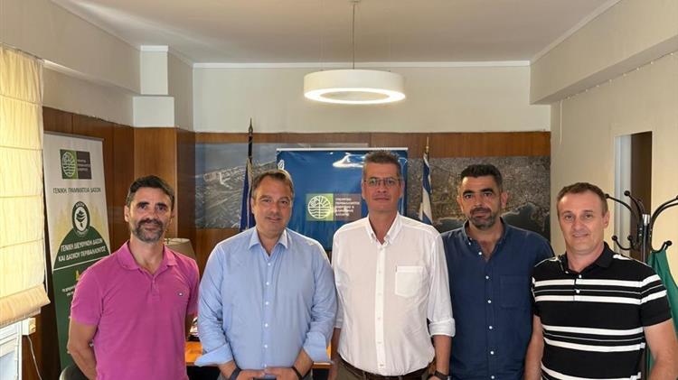 Παπαθανάσης: «Στηρίζουμε τη μελισσοκομία – Θωρακίζουμε τη βιώσιμη ανάπτυξη των δασικών μας οικοσυστημάτων»