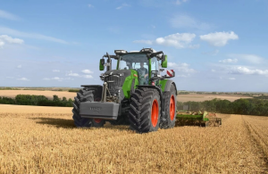 Ιδανικό συνεργάτη στο χωράφι αποτελεί το νέας γενιάς Fendt 800 Vario - Profi