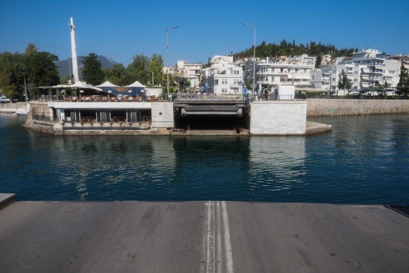Απροσδιόριστος ο χρόνος αποκατάστασης της κυκλοφορίας για τα οχήματα στην Παλαιά Γέφυρα της Χαλκίδας