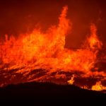 Φωτιά στην Ηλεία: Nέο μήνυμα από το 112 για απομάκρυνση κατοίκων από Ηράκλεια, Καρούτες και Σμίλα
