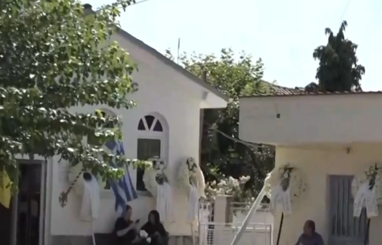 Οδύνη στις κηδείες των 16χρονων που σκοτώθηκαν σε τροχαίο στην Καστοριά