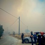 Σε ύφεση οι φωτιές σε Κερατέα και Χελιδόνι Ηλείας – Έγιναν 385 απεγκλωβισμοί
