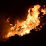 Ολονύκτια μάχη με την φωτιά στην Κερατέα: Το πύρινο μέτωπο εκτείνεται στα 5 χιλιόμετρα