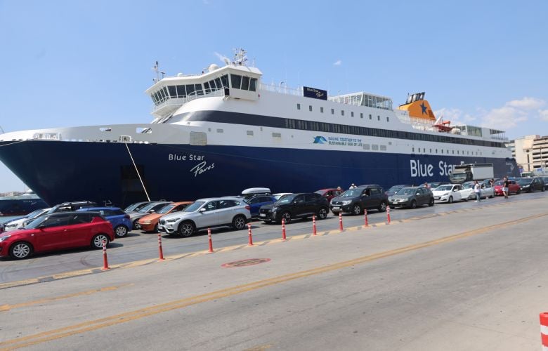 Προς εκτέλεση τα τροποποιημένα δρομολόγια των πλοίων που είχαν δέσει στα λιμάνια της Αττικής