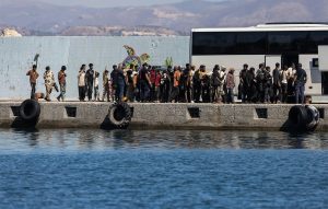 Τρία νέα περιστατικά με μετανάστες σε Γαύδο, Καλούς Λιμένες και Θήρα