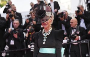 Η Έλεν Μίρεν θεωρεί ότι ο Τζέιμς Μποντ πρέπει να είναι άνδρας