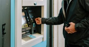 Με μηδενικές χρεώσεις οι αναλήψεις στα ΑΤΜ από 11 Αυγούστου