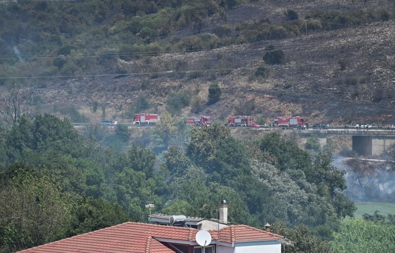 Σε ύφεση οι φωτιές σε Πρέβεζα και Άρτα