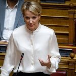 Σδούκου για αφίσα νεολαίας ΠΑΣΟΚ: «Θα αποκηρύξετε τους μπαχαλάκηδες ή θα κάνετε ότι δεν βλέπετε;»