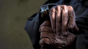 Σύνταξη στα 72; Το ασφαλιστικό σώζει τα ταμεία, αλλά "σκοτώνει" την ύπαιθρο