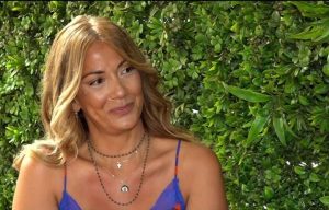 Γιώτα Τσιμπρικίδου: Μου έλεγαν ότι αν δεν γίνω ξανθιά, δεν θα κάνω ποτέ καριέρα στην τηλεόραση