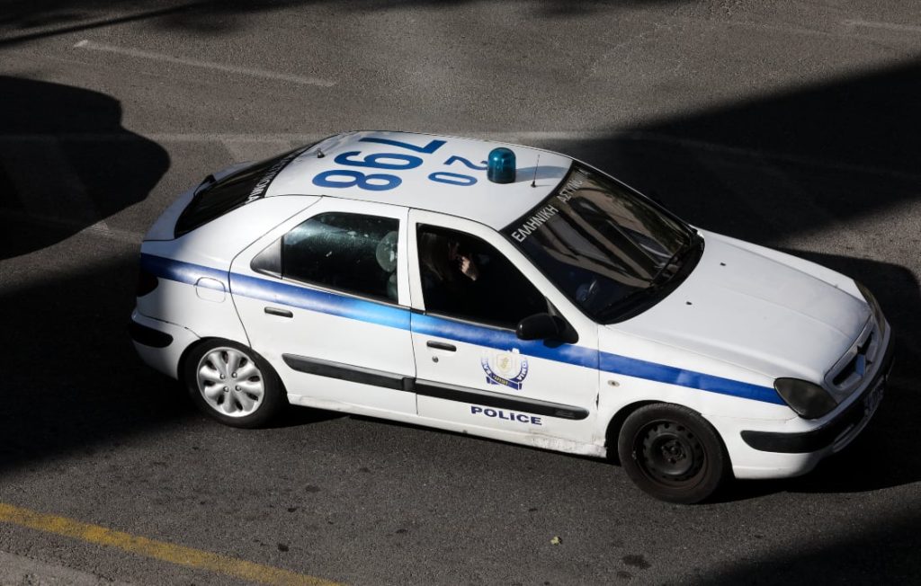Άγρια ληστεία στη Μάνδρα: Χτύπησαν και έδεσαν ιδιοκτήτη φούρνου