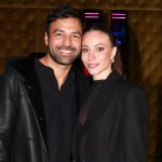 «Και κάπως έτσι γίναμε 3»: Η τρυφερή φωτογραφία του Ανδρέα Γεωργίου με τη νεογέννητη κόρη του