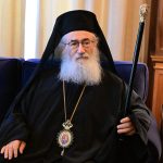 Έφτασε στην Αθήνα από τη Μονή του Σινά η ελληνική αποστολή που παρέλαβε τον Αρχιεπίσκοπο Δαμιανό
