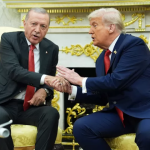 Ο Τραμπ πιέζει Τουρκία να μειώσει αγορές πετρελαίου από Ρωσία