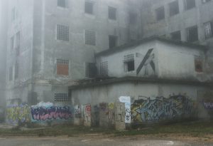 Σανατόρια σε Πάρνηθα και Πεντέλη – Σκιές, φωνές και μυστικά