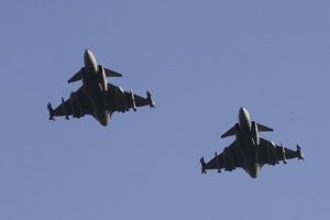Η Πολωνία απογειώνει εσπευσμένα αεροσκάφη καθώς η Ρωσία εξαπολύει πλήγματα στη δυτική Ουκρανία