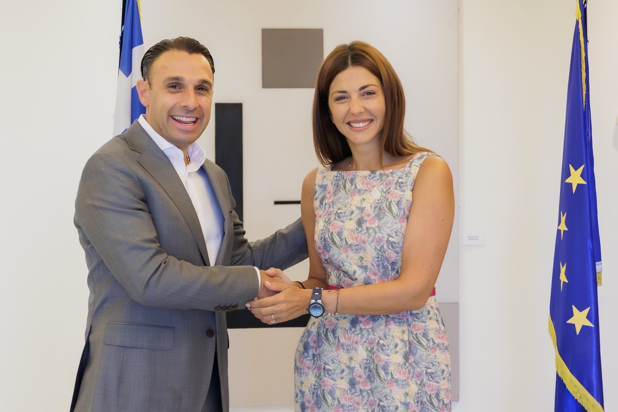 H ΘΕΟΝΗ προσφέρει καθαρό πόσιμο νερό στα σχολεία 9 νησιών