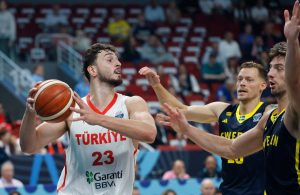 Τα... χρειάστηκε η Τουρκία στα νοκ άουτ ματς, λίγο έλειψε να αποκλειστεί από την Σουηδία!