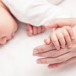 Τραγωδία στα Πατήσια: Γυναίκα γέννησε πρόωρα στο διαμέρισμά της, αλλά πέθανε η ίδια και το μωρό