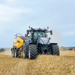 Τα κάνουν όλα στο αυτόματο οι πρέσες New Holland Big Baller με IntelliSense - Profi
