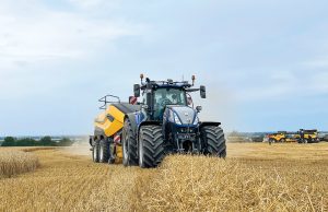 Τα κάνουν όλα στο αυτόματο οι πρέσες New Holland Big Baller με IntelliSense - Profi