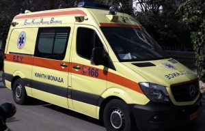 Αιματηρή επίθεση σε δύο άνδρες στα Χανιά: Μεταφέρθηκαν στο νοσοκομείο με τραύματα από μαχαίρι