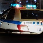 Τον τρόμο στο κέντρο της Αθήνας σκόρπισε ένας 24χρονος: Επιτέθηκε με ψαλίδι σε γυναίκα, δάγκωσε στο πόδι αστυνομικό και χτύπησε άνδρα με μπουκάλι