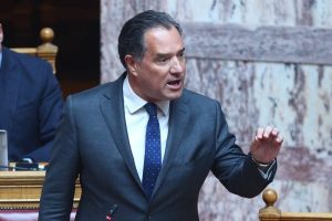 Οργή Γεωργιάδη για χρήστη του Twitter για ψευδή δήλωση σχετικά με τον Πάνο Ρούτσι