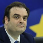 Πιερρακάκης: Ένα δισεκατομμύριο ευρώ στους λογαριασμούς των δημοσίων υπαλλήλων το 2026