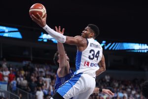Ο... ιπτάμενος Γιάννης στο νέο βίντεο έπος του Eurobasket