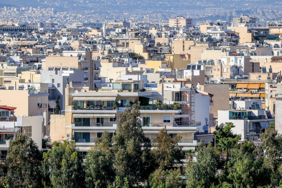 Μπλόκο για τακτοποίηση αυθαιρέτων σε πολυκατοικίες